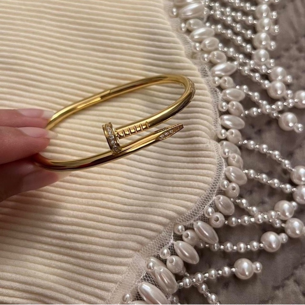 Nail Bracelet in Gold